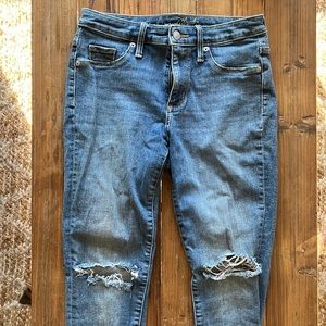 Universal Thread Distressed Jegging size 26S